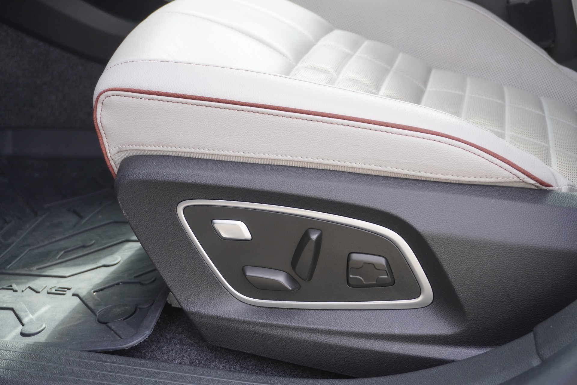 RENAULT Mégane E-TECH EV60 Iconic-image-40