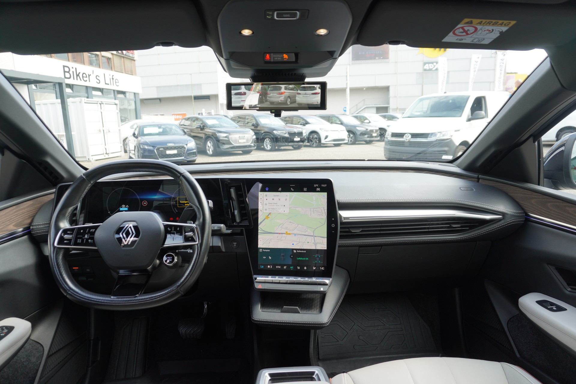 RENAULT Mégane E-TECH EV60 Iconic-image-12