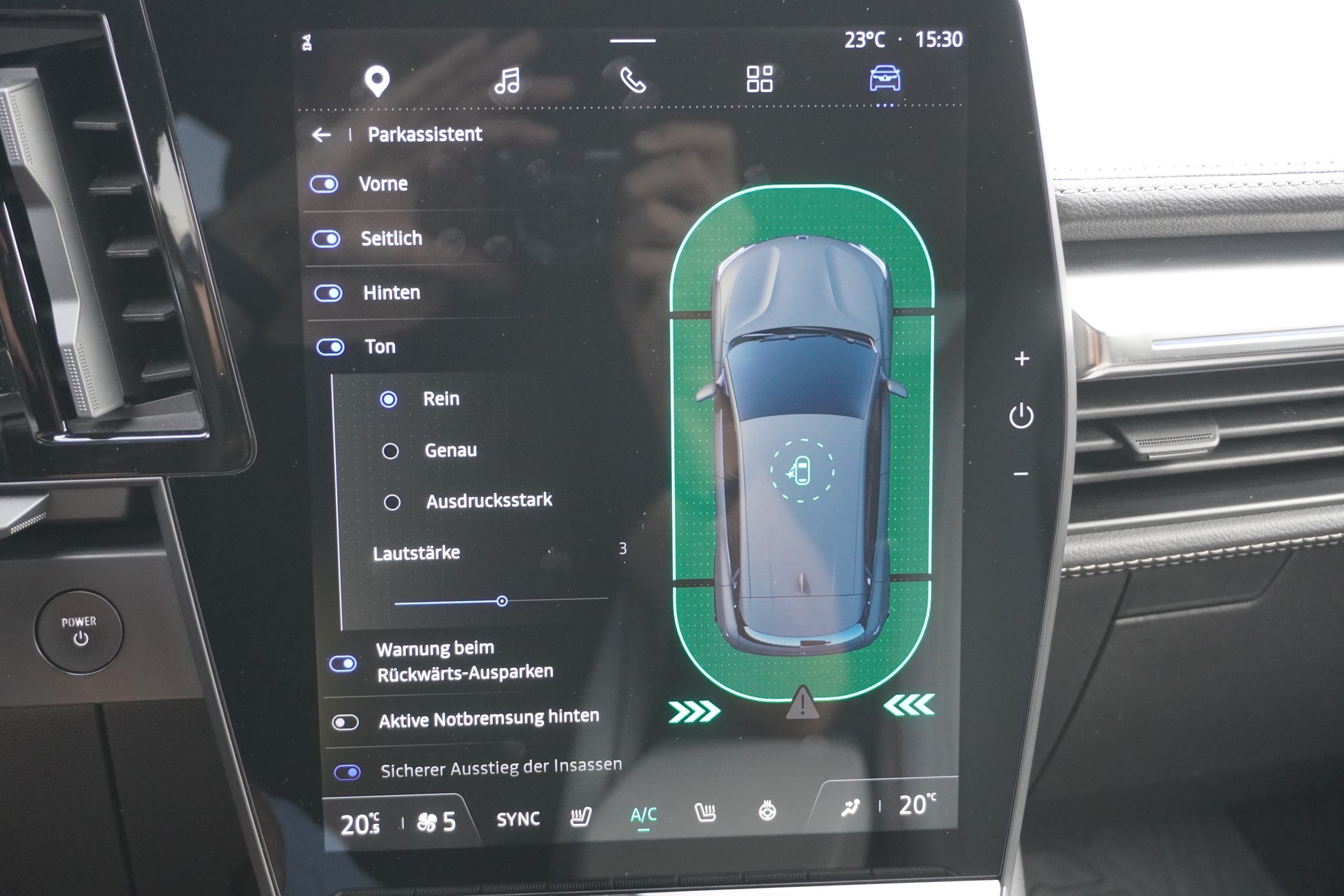 RENAULT Mégane E-TECH EV60 Iconic-image-28