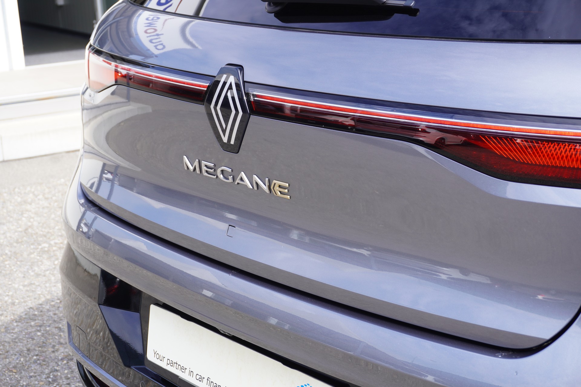 RENAULT Mégane E-TECH EV60 Iconic-image-43