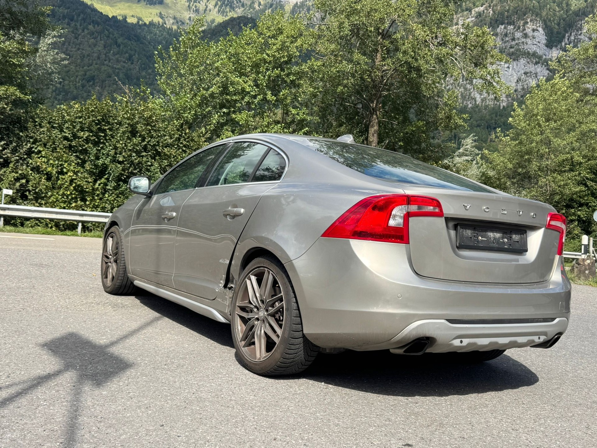 VOLVO S60 D5 AWD Kinetic Geartronic-image-11