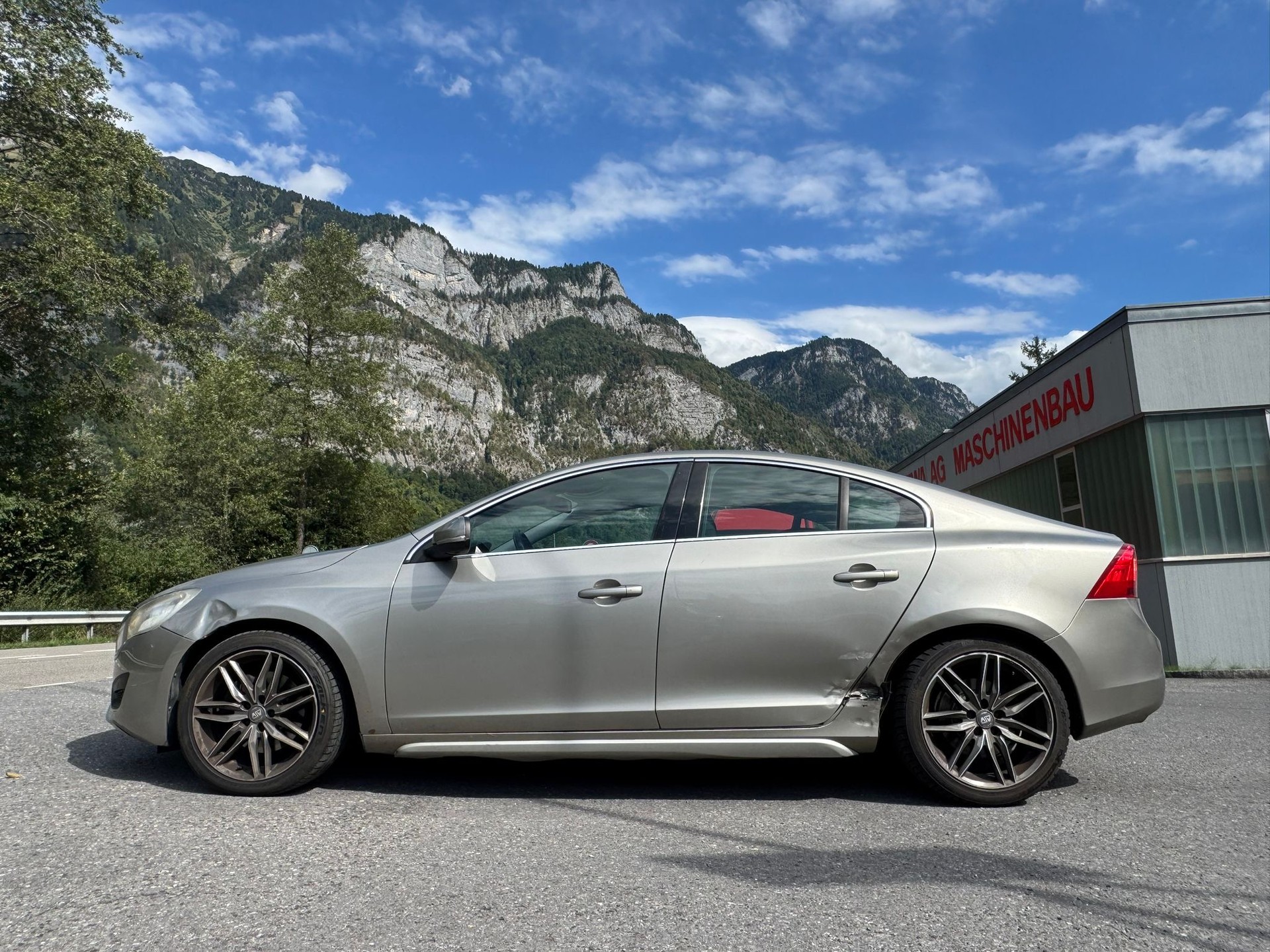 VOLVO S60 D5 AWD Kinetic Geartronic-image-13