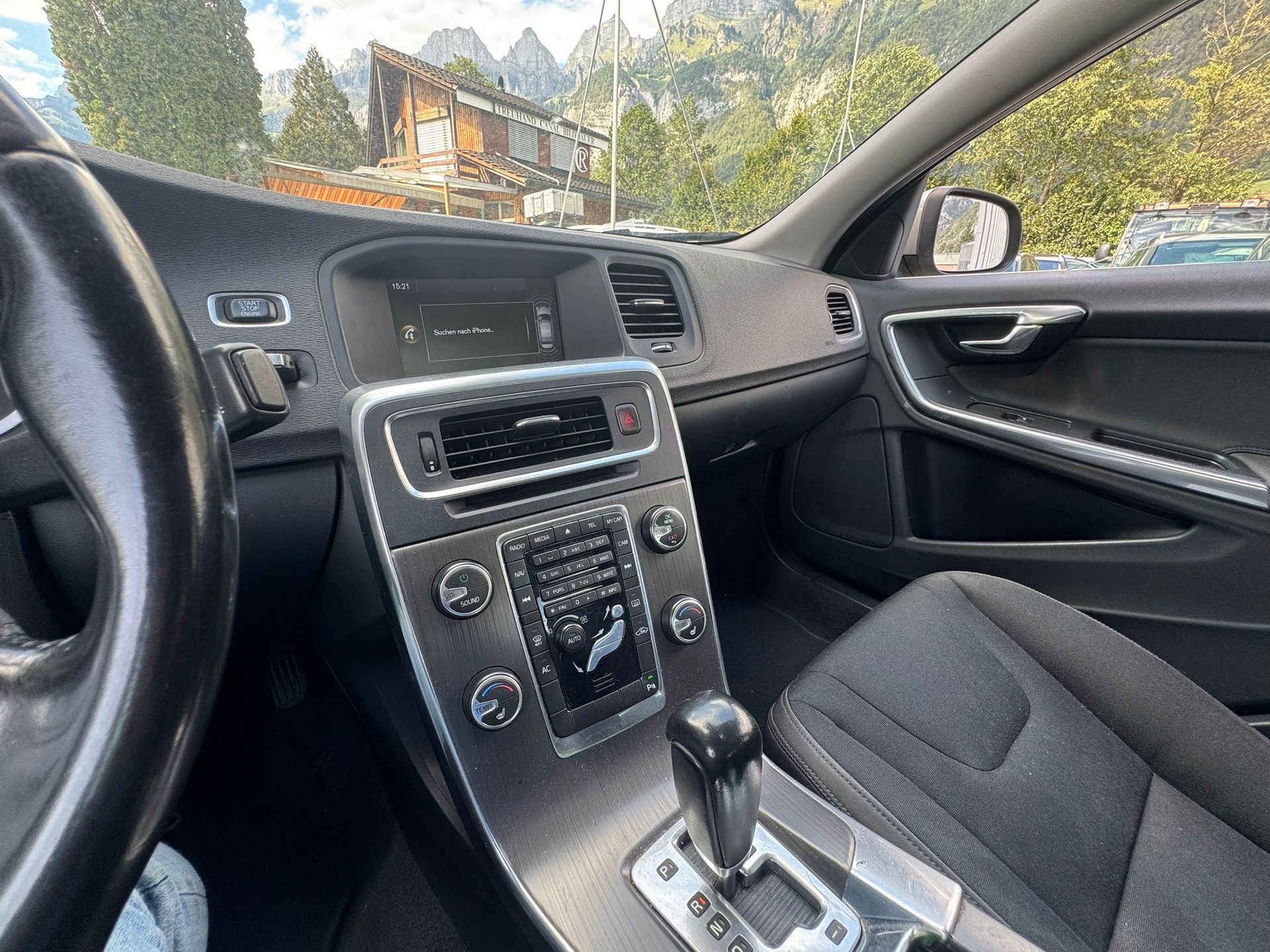 VOLVO S60 D5 AWD Kinetic Geartronic-image-7