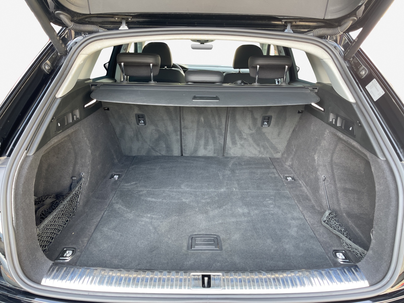 AUDI e-tron 55 Advanced quattro-image-12