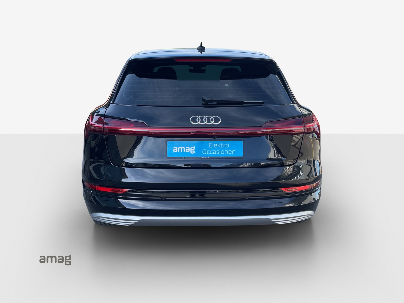 AUDI e-tron 55 Advanced quattro-image-3