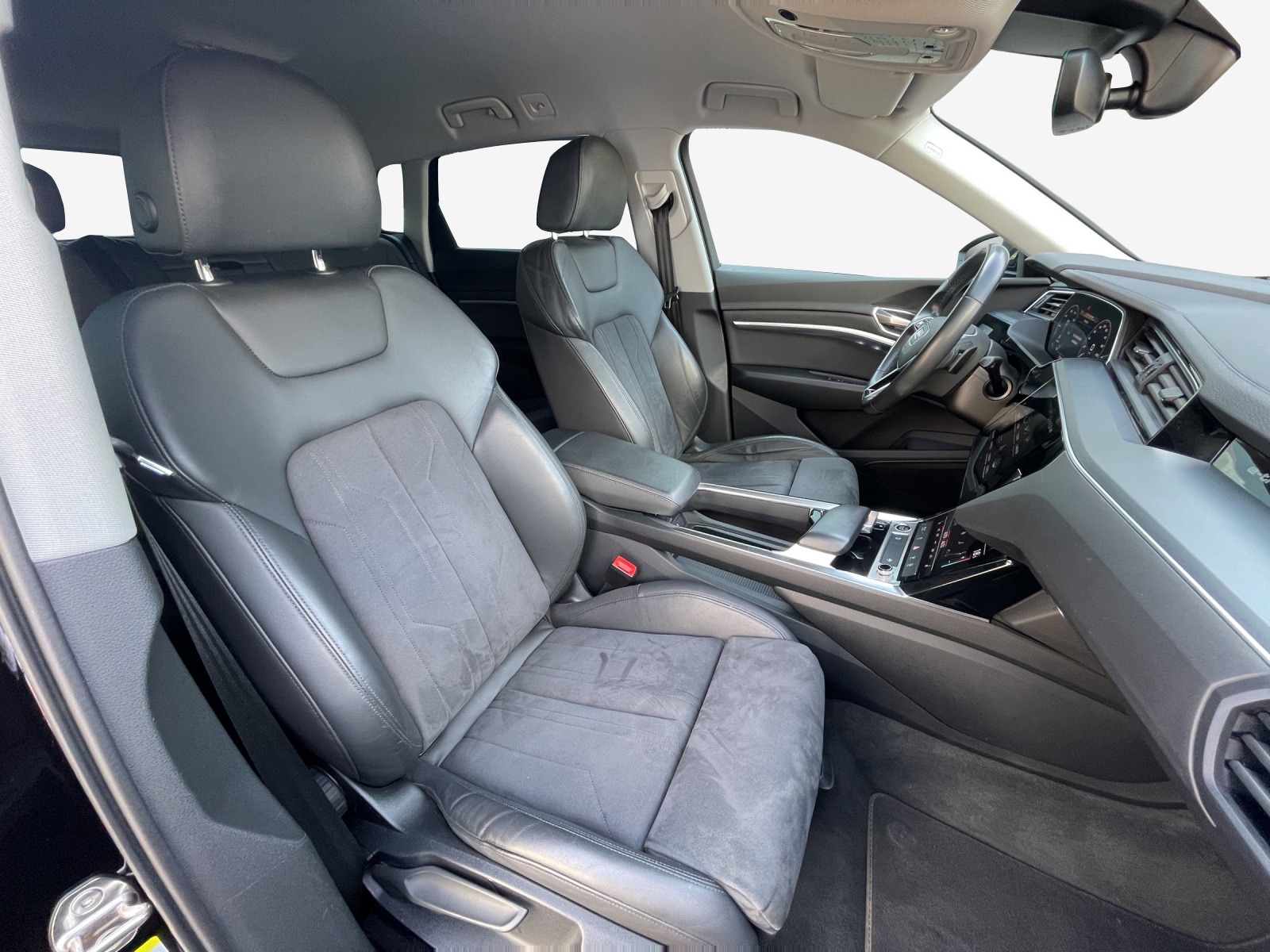 AUDI e-tron 55 Advanced quattro-image-14