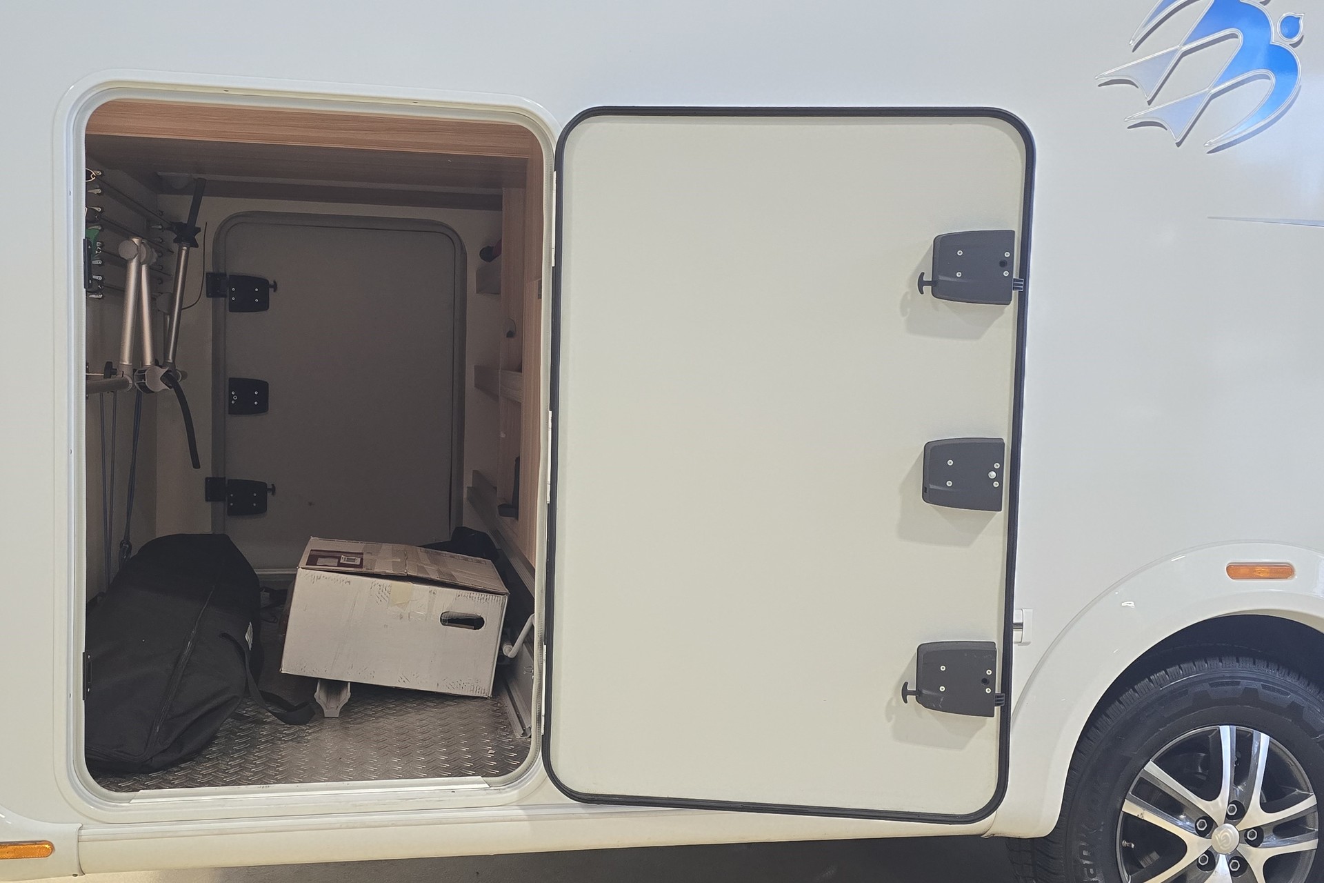 KNAUS SUN TI 700 MEG, Fiat Ducato 2.3MJT 150PS-image-3