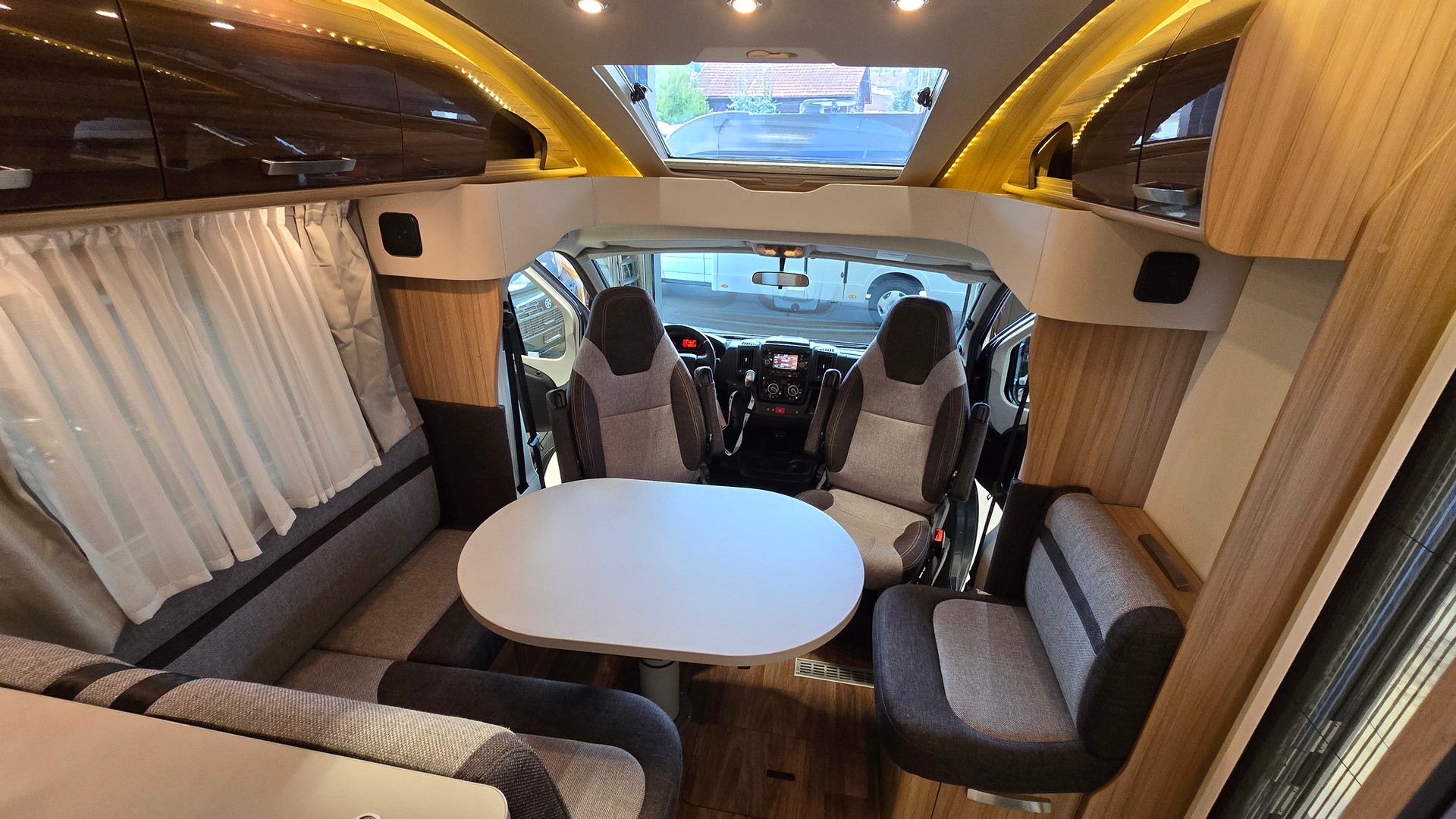 KNAUS SUN TI 700 MEG, Fiat Ducato 2.3MJT 150PS-image-10