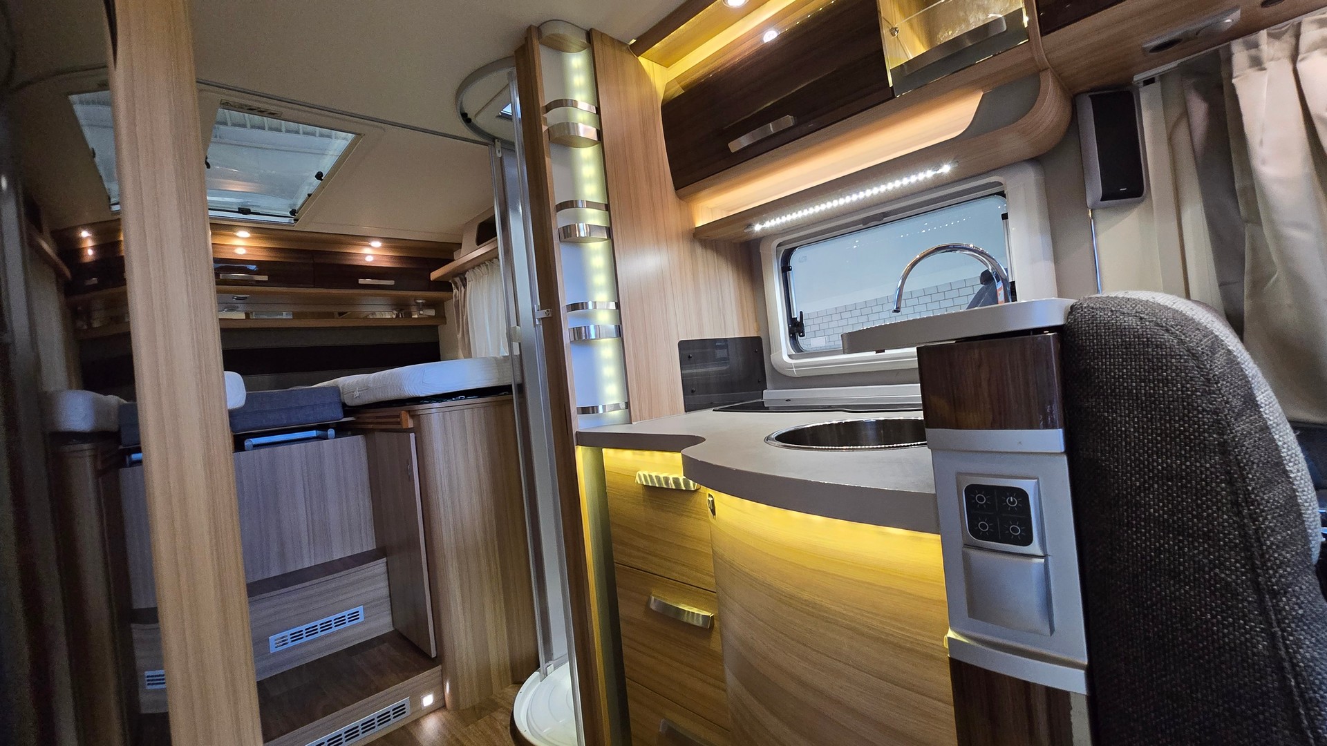 KNAUS SUN TI 700 MEG, Fiat Ducato 2.3MJT 150PS-image-9
