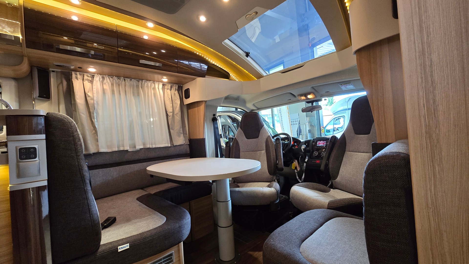 KNAUS SUN TI 700 MEG, Fiat Ducato 2.3MJT 150PS-image-6
