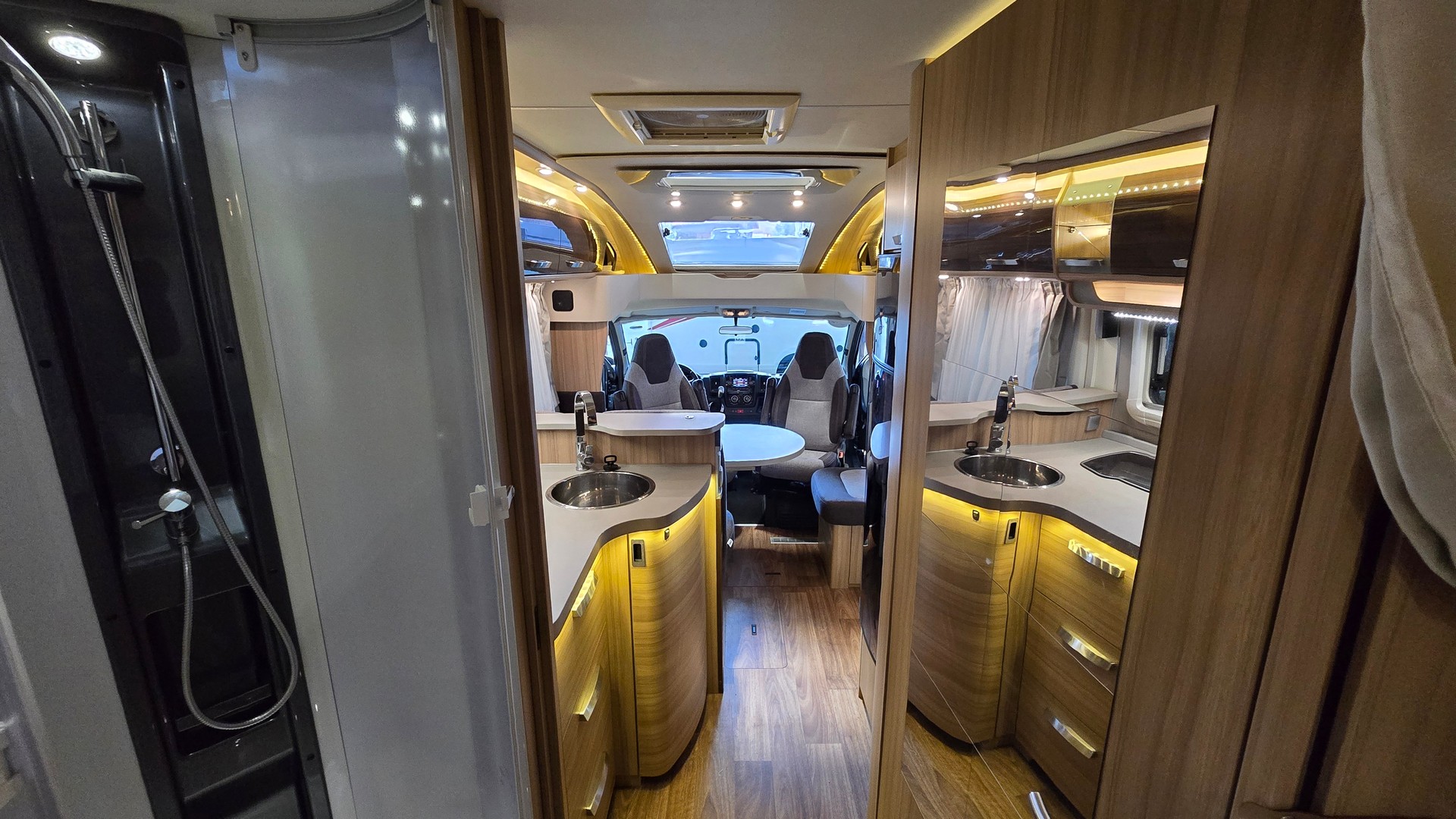 KNAUS SUN TI 700 MEG, Fiat Ducato 2.3MJT 150PS-image-12