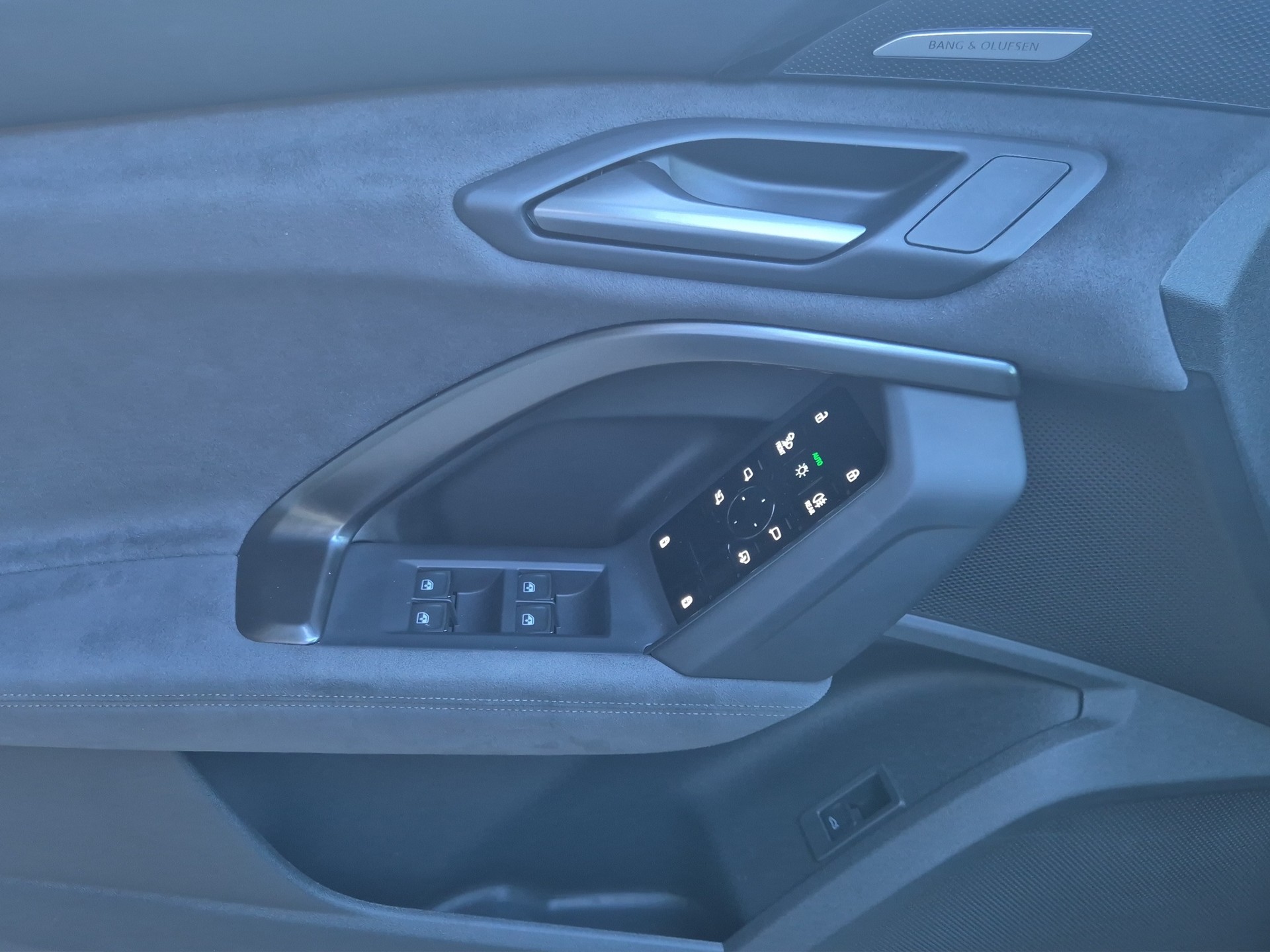 AUDI SQ5 TFSI quattro S-tronic-image-13
