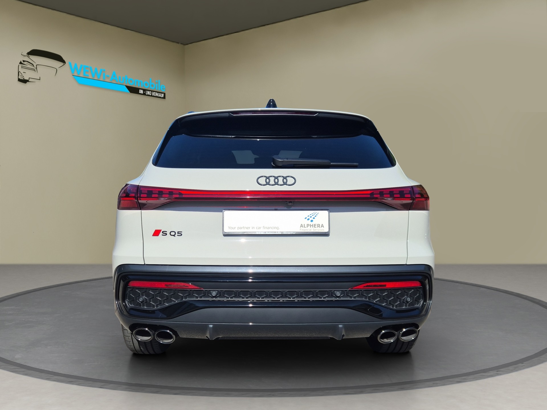 AUDI SQ5 TFSI quattro S-tronic-image-3