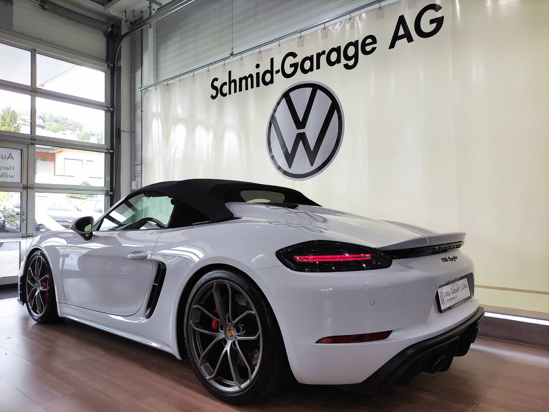PORSCHE Boxster 718 4.0 Spyder-image-18