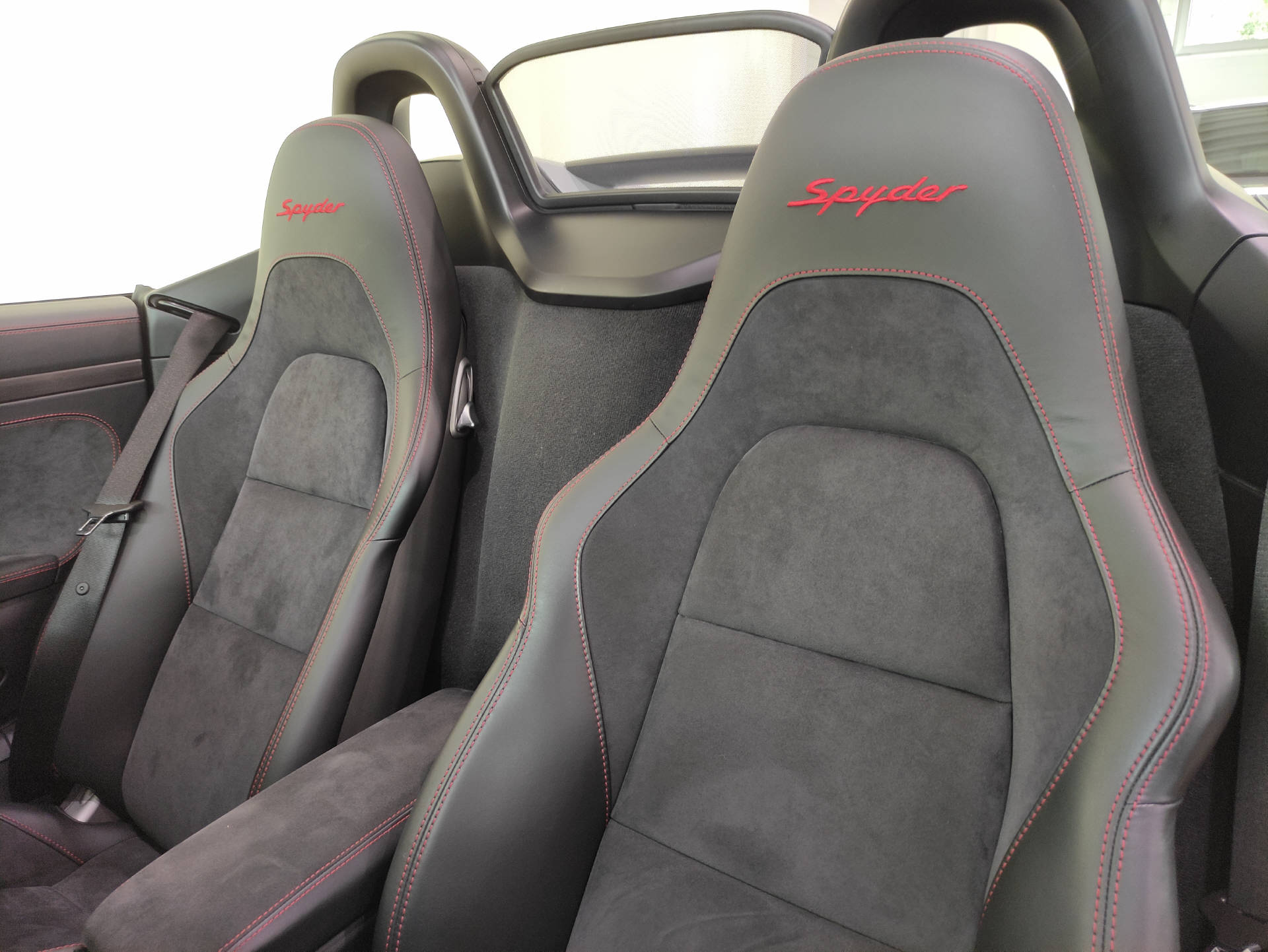 PORSCHE Boxster 718 4.0 Spyder-image-7