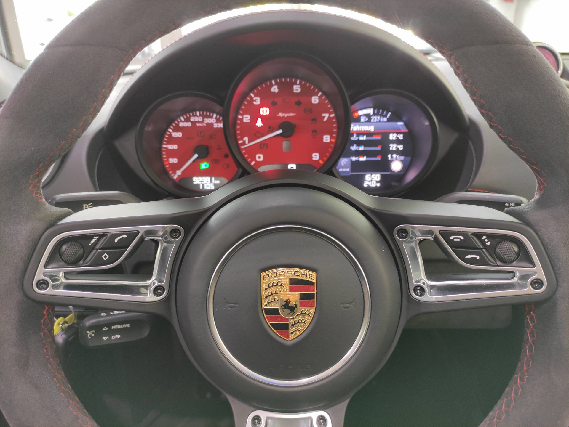 PORSCHE Boxster 718 4.0 Spyder-image-8