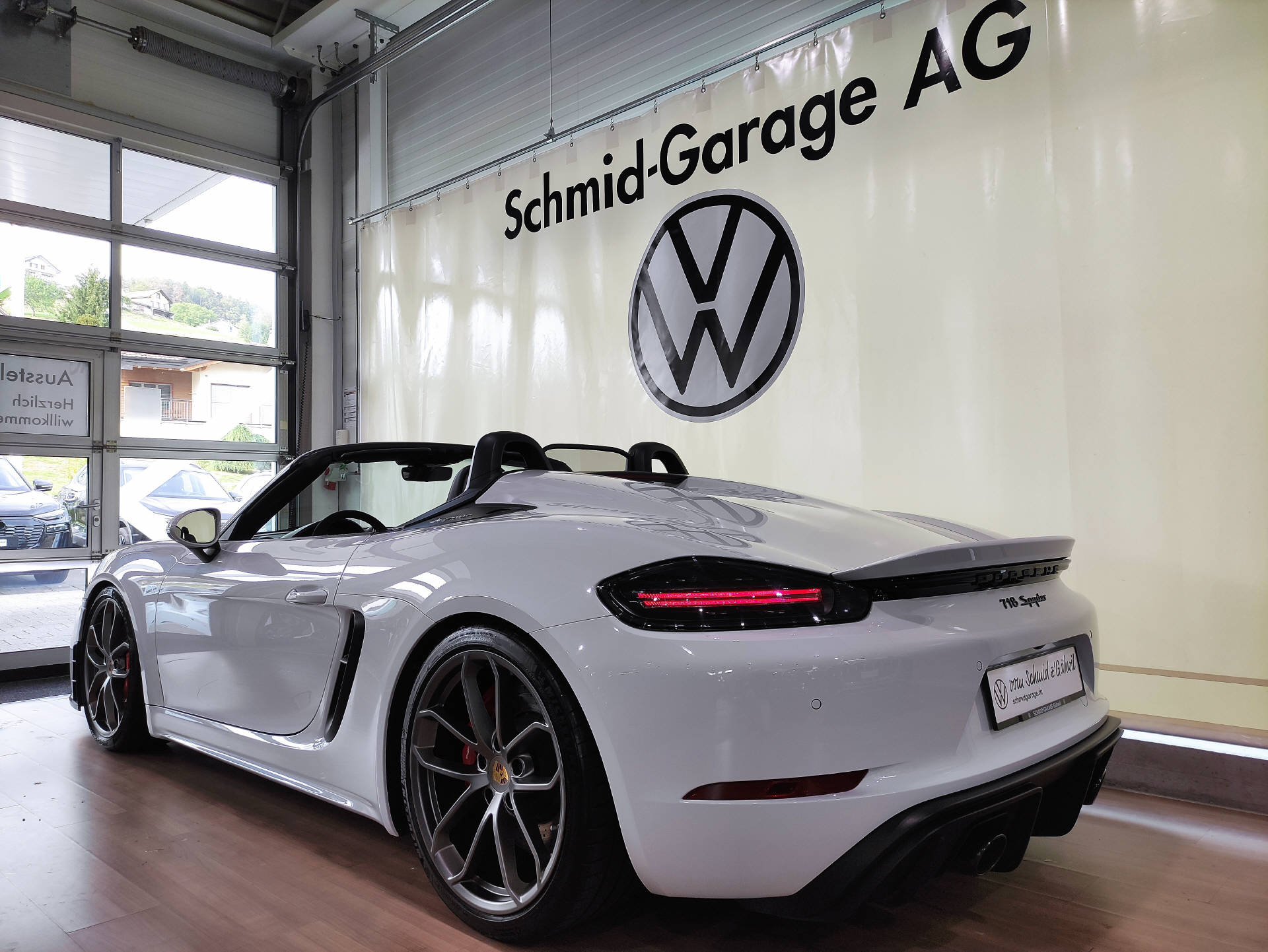 PORSCHE Boxster 718 4.0 Spyder-image-21