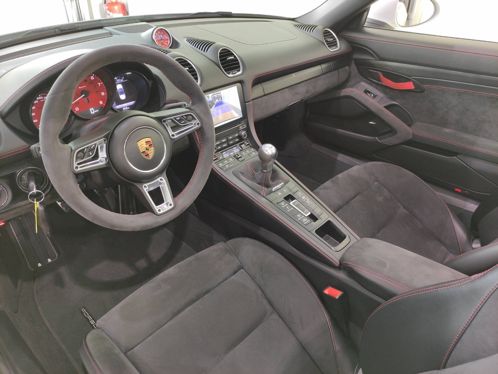 PORSCHE Boxster 718 4.0 Spyder-image-4