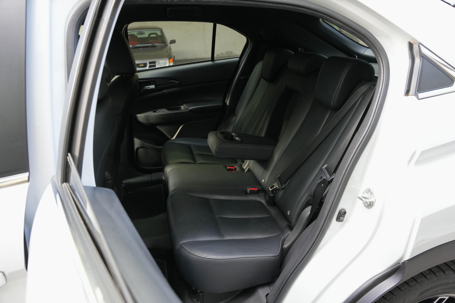 MITSUBISHI Eclipse Cross 2.4 PHEV Instyle 4x4-image-6