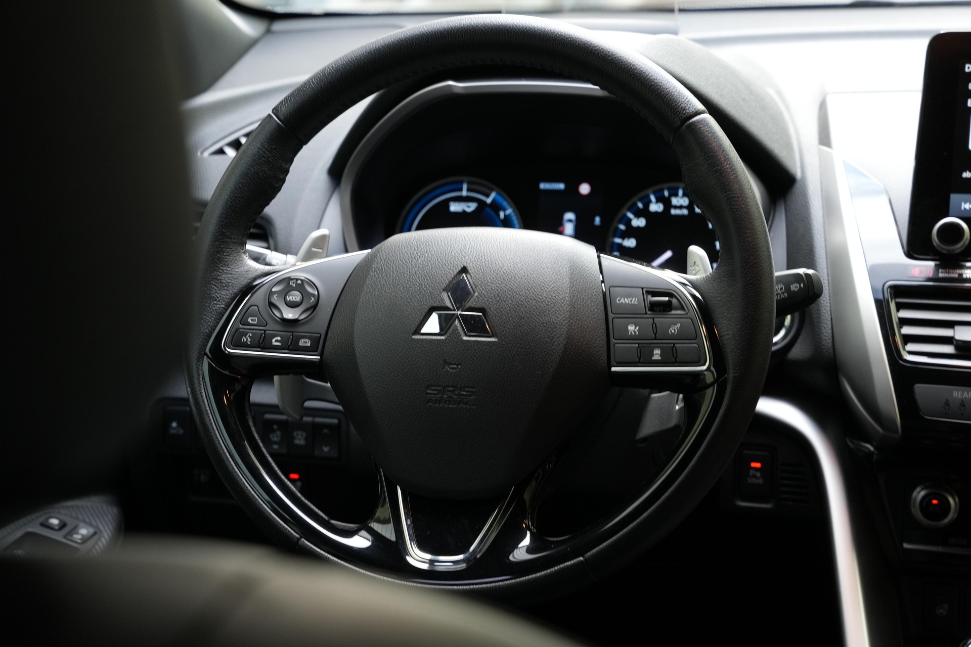 MITSUBISHI Eclipse Cross 2.4 PHEV Instyle 4x4-image-9