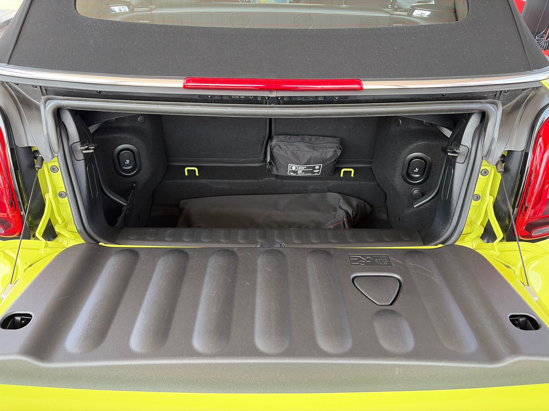 MINI Cabrio F57 1.5i Cooper-image-18