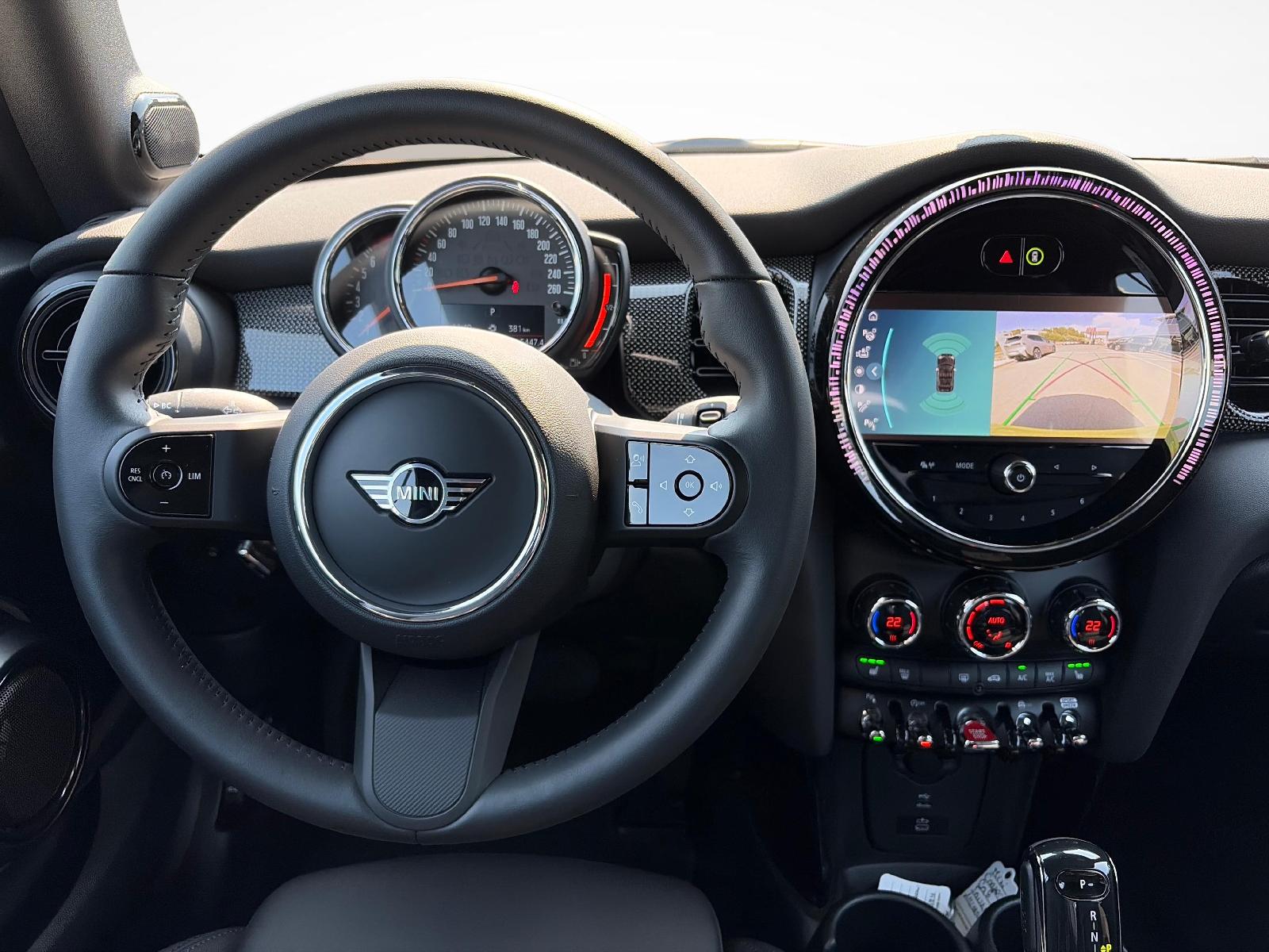 MINI Cabrio F57 1.5i Cooper-image-12