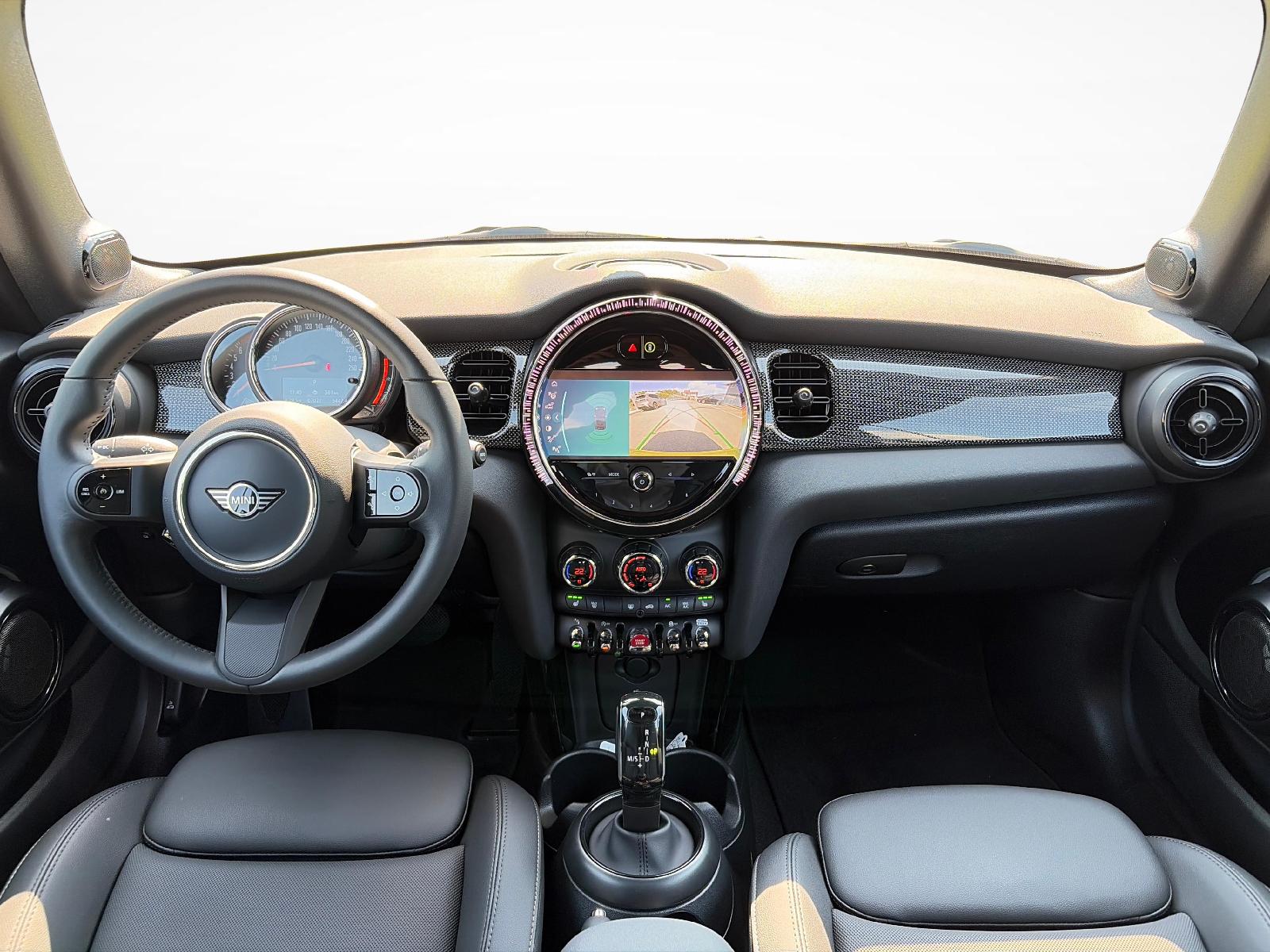 MINI Cabrio F57 1.5i Cooper-image-11