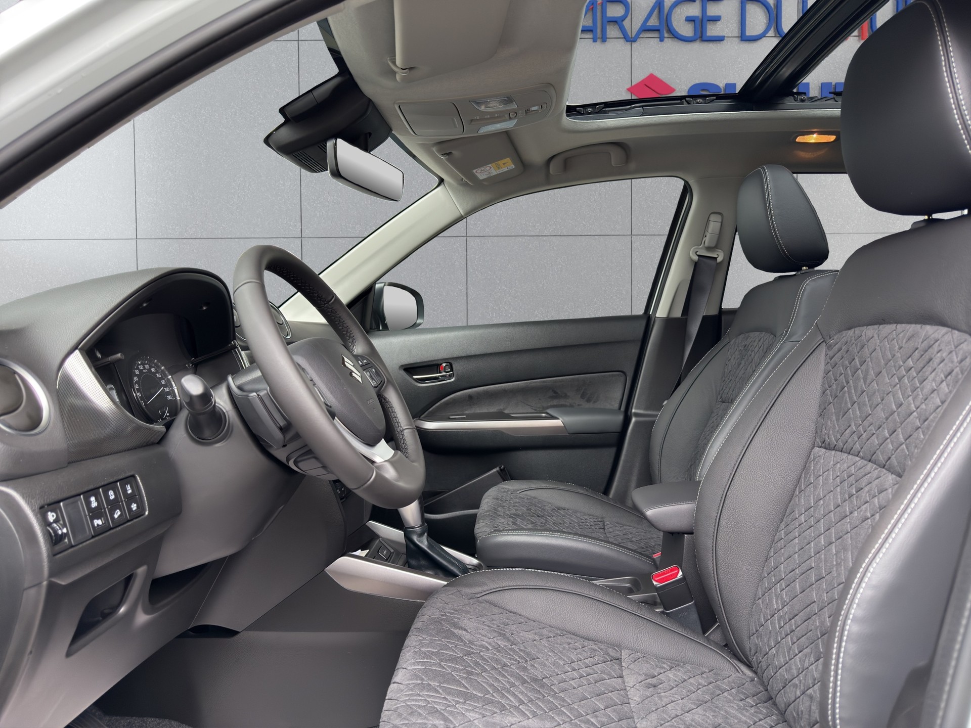 SUZUKI Vitara 1.4 Boosterjet Compact Top 4x4 Hybrid-image-8