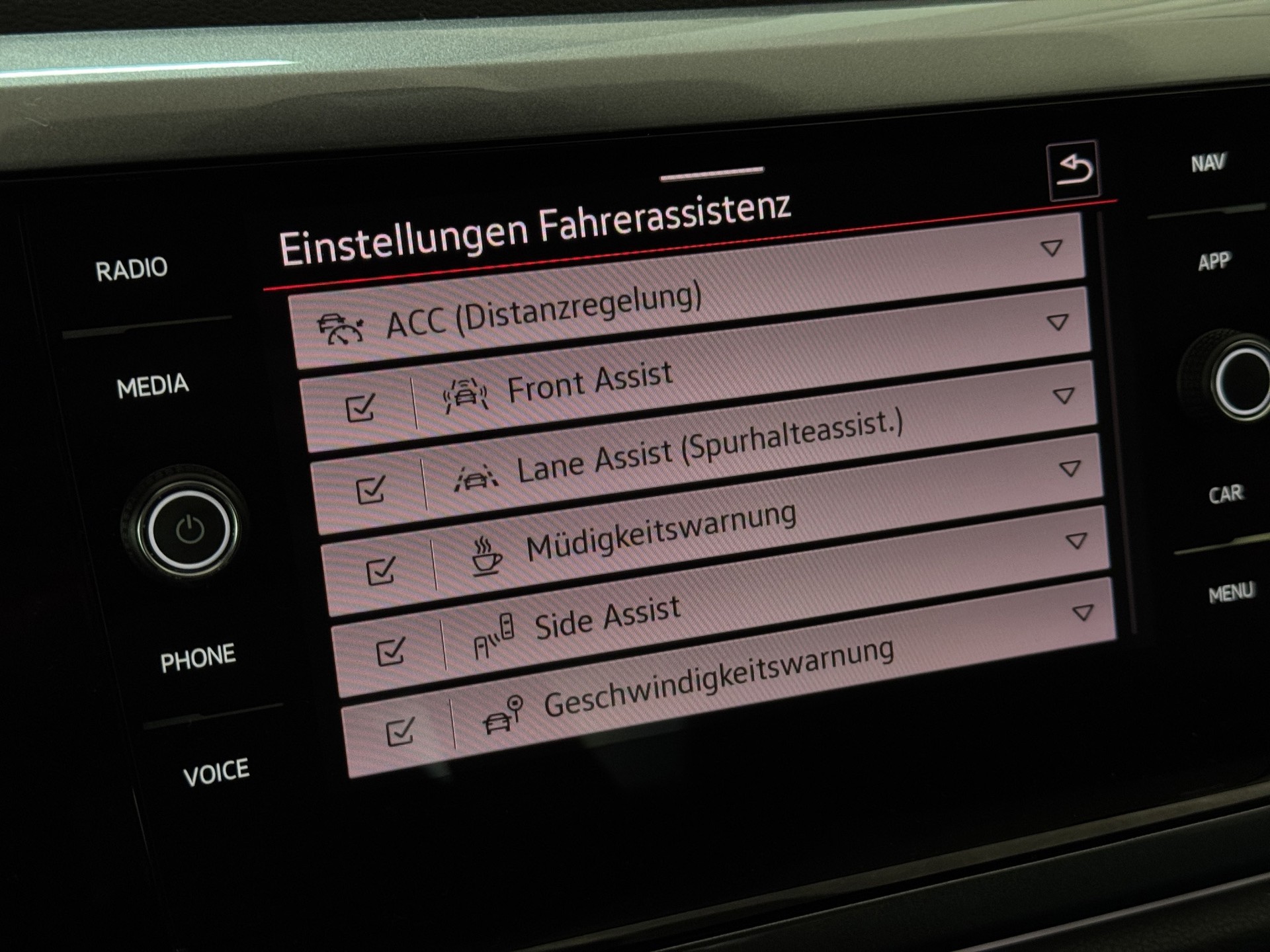 VW Polo 2.0 TSI GTI DSG "Pano-Beats Audio-IQ Light"-image-19