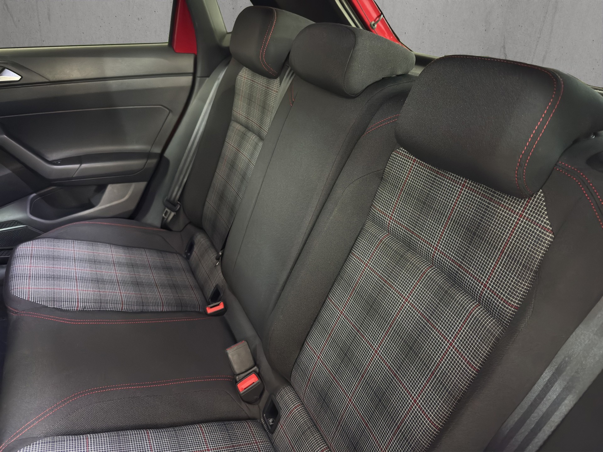 VW Polo 2.0 TSI GTI DSG "Pano-Beats Audio-IQ Light"-image-10