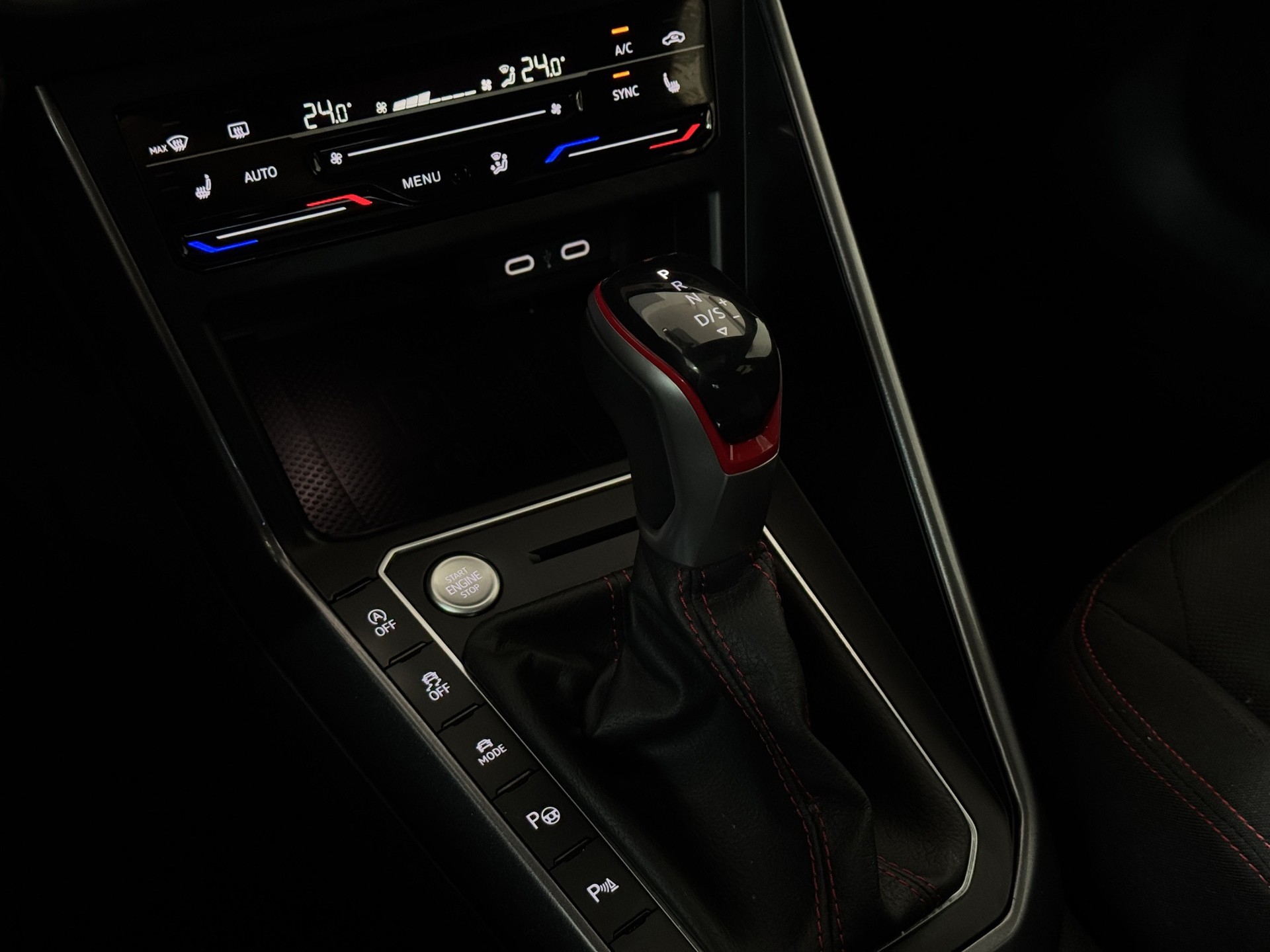 VW Polo 2.0 TSI GTI DSG "Pano-Beats Audio-IQ Light"-image-14