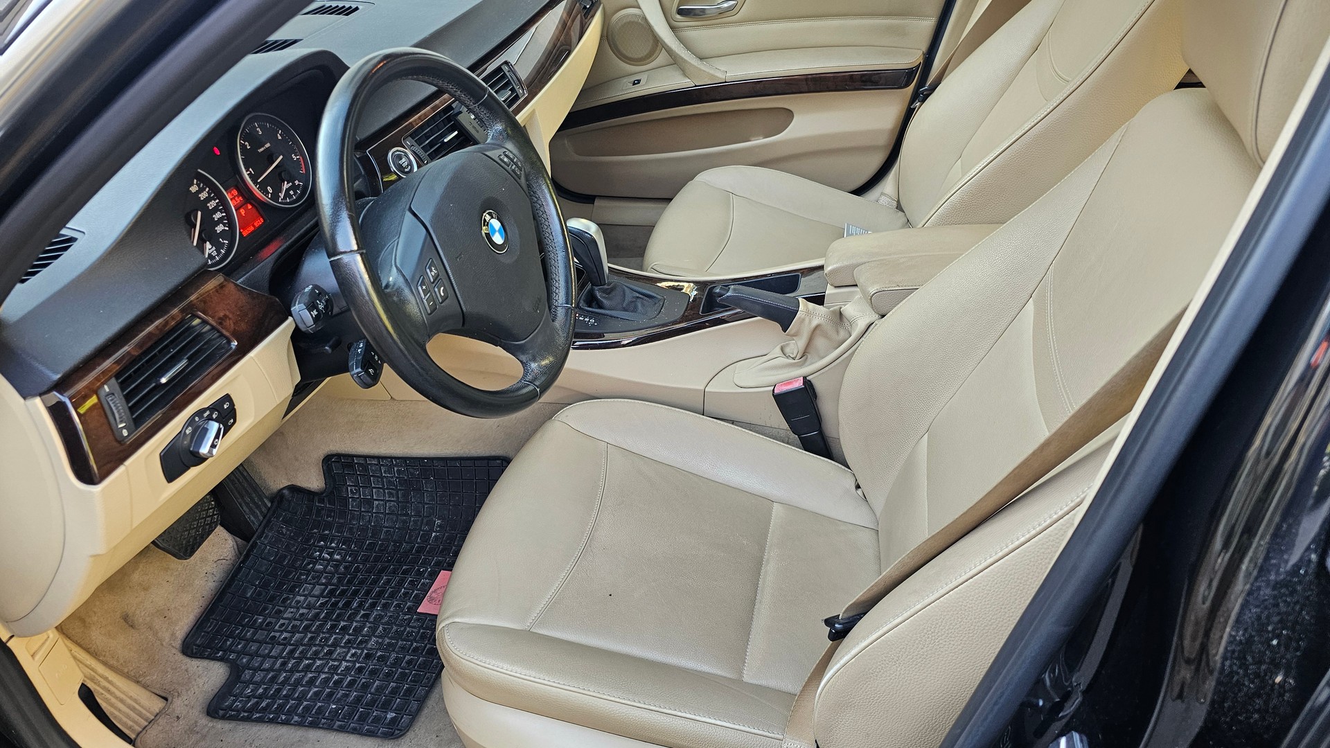 BMW 330d xDrive Steptronic-image-11
