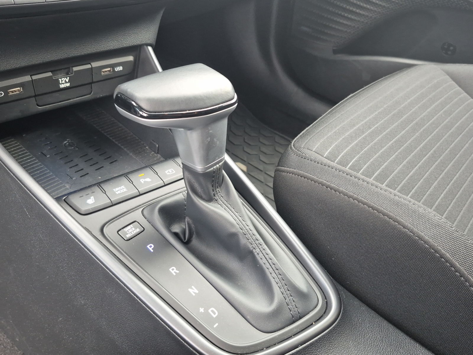 HYUNDAI i20 1.0 T-GDi 120 Vertex-image-15
