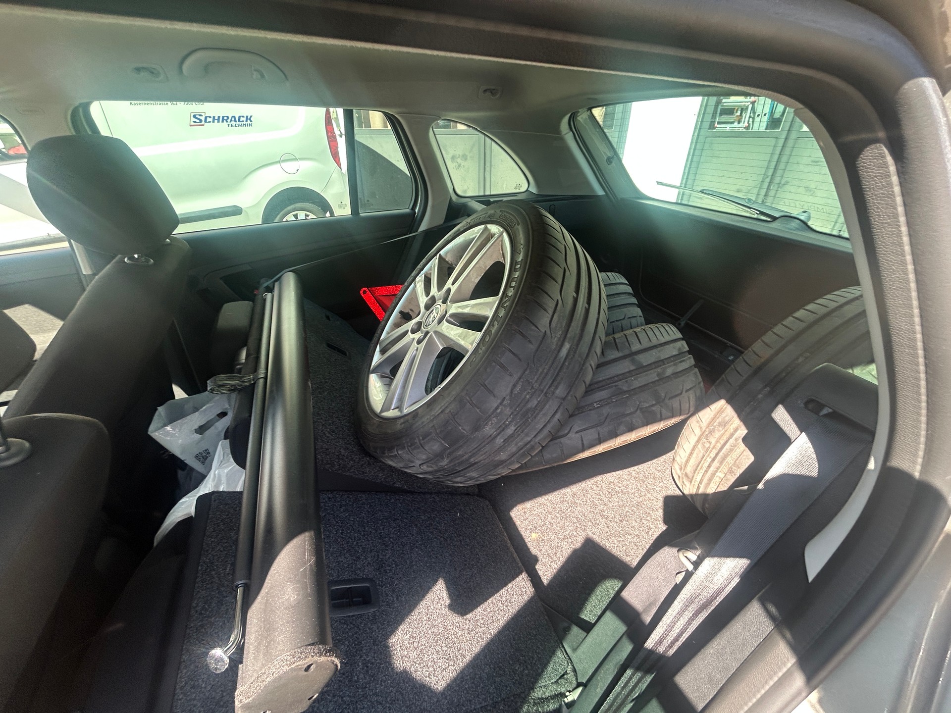 SKODA Fabia 1.2 TSI Elegance DSG-image-8