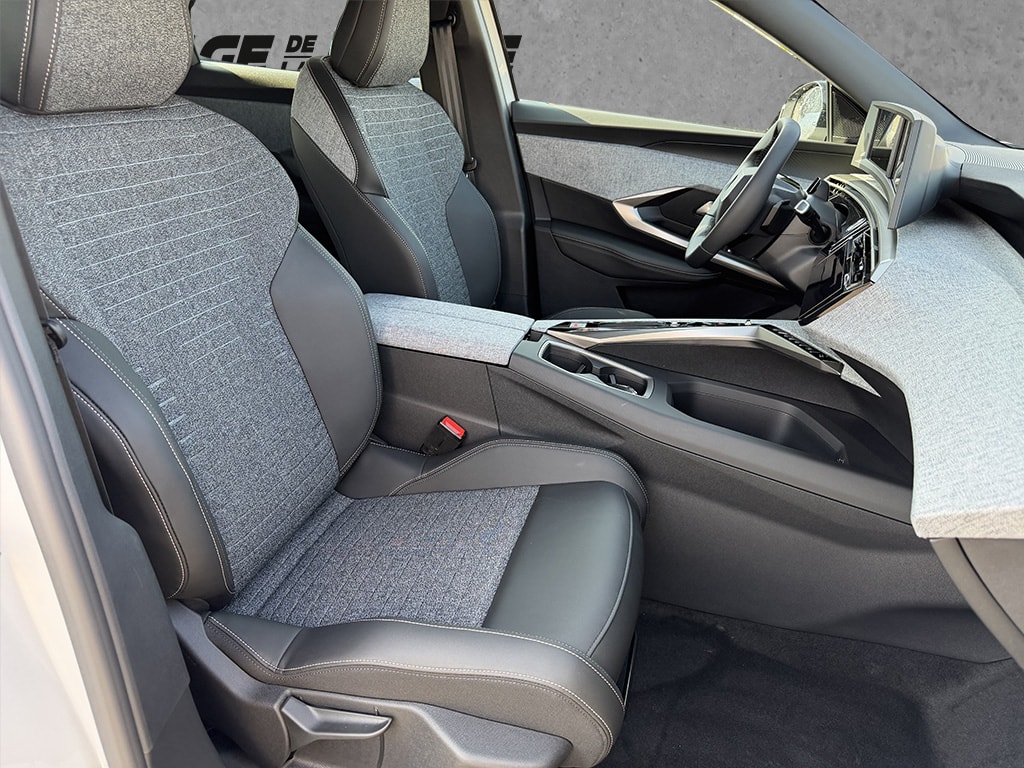 PEUGEOT 3008 Long range e-Allure 96,9 kw-image-12