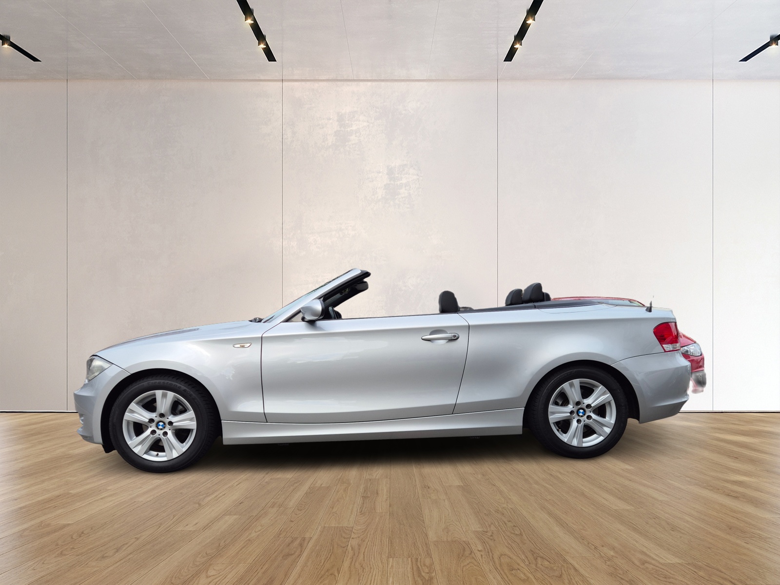 BMW 118i Cabrio-image-1