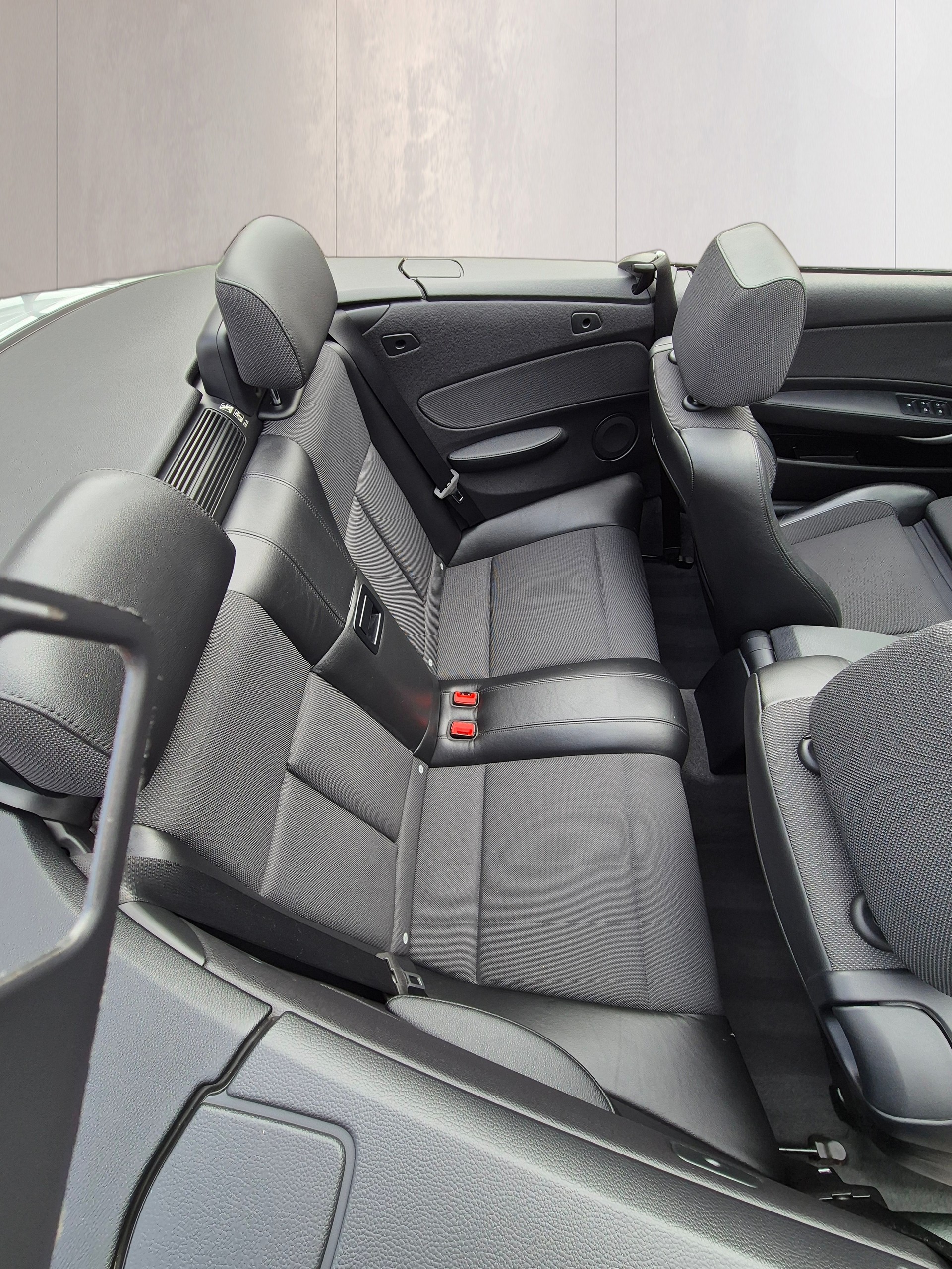 BMW 118i Cabrio-image-9