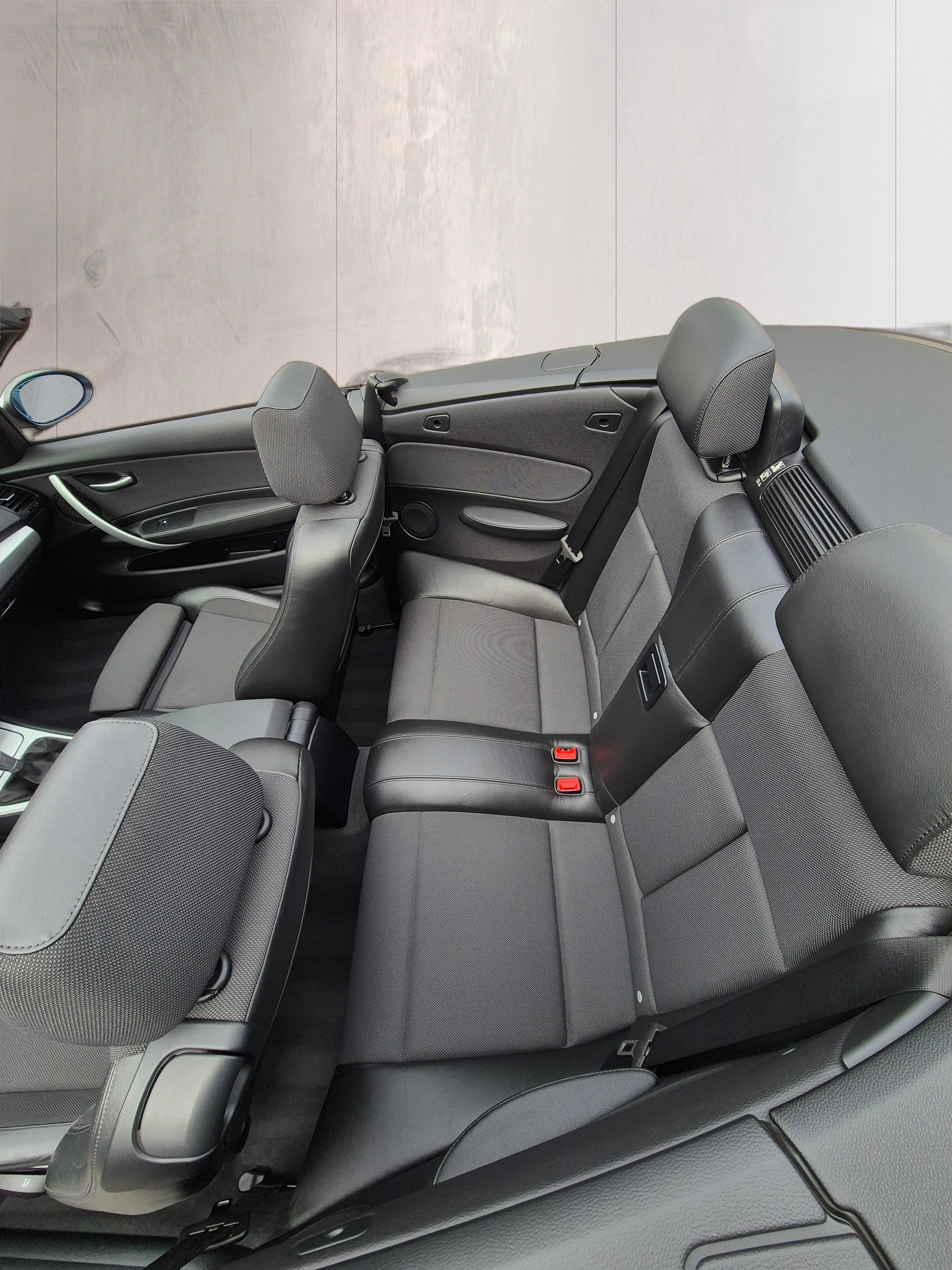 BMW 118i Cabrio-image-7