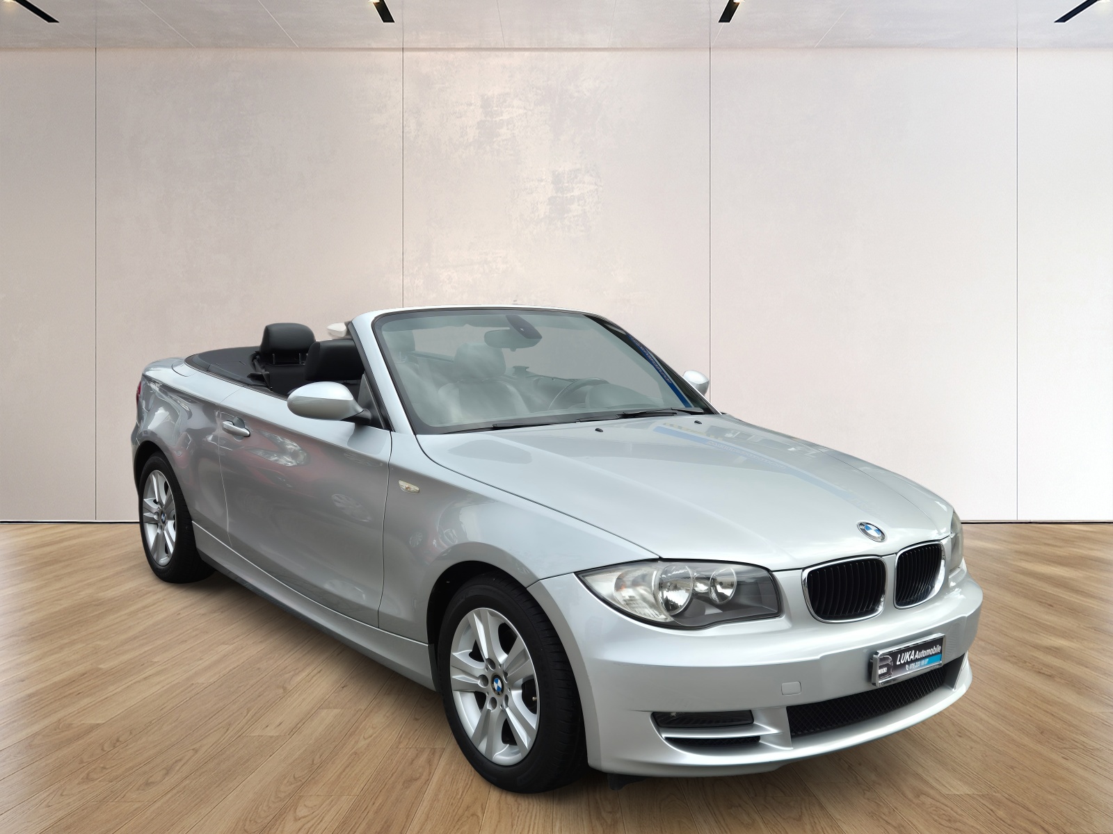 BMW 118i Cabrio-image-5