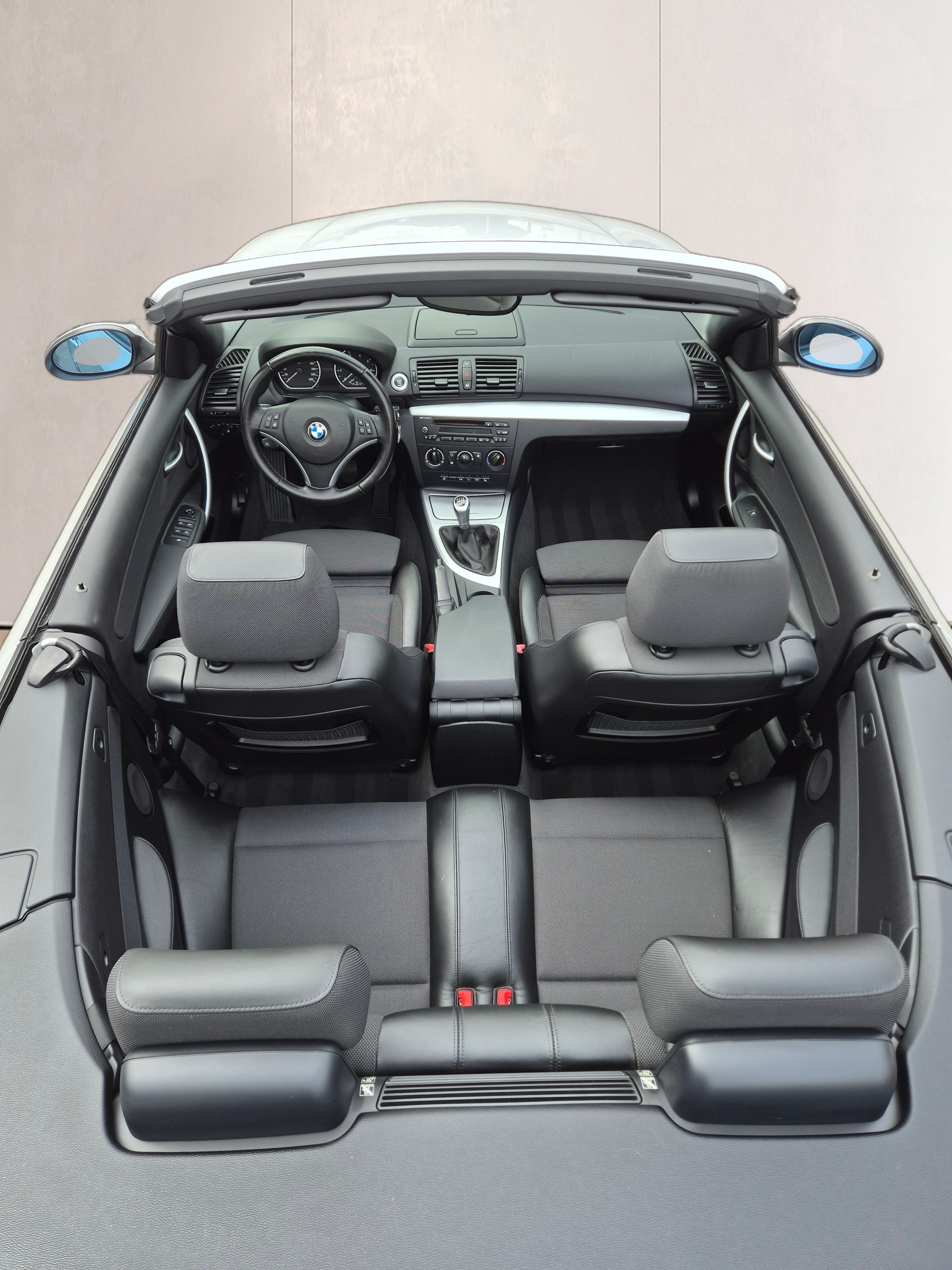 BMW 118i Cabrio-image-6