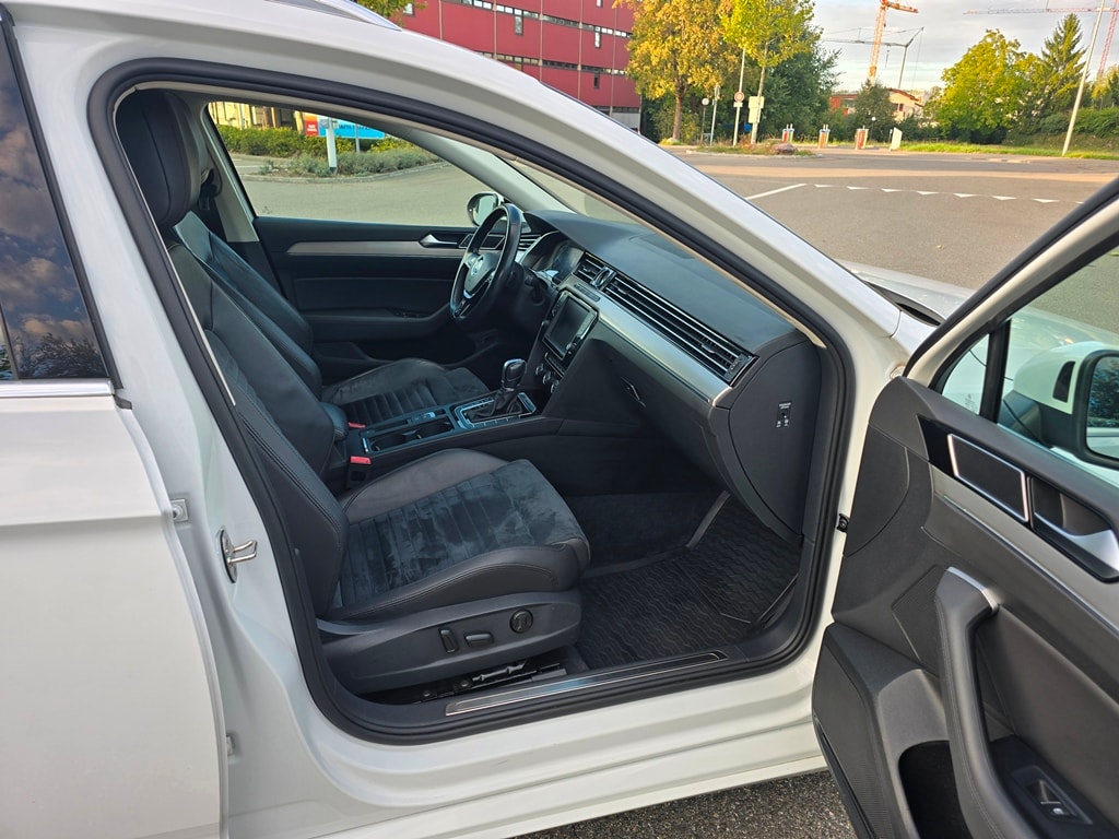 VW Passat Variant 2.0 TDI 190 SCR Highl. DSG 4m-image-15