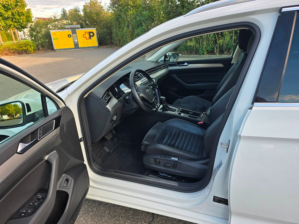 VW Passat Variant 2.0 TDI 190 SCR Highl. DSG 4m-image-12