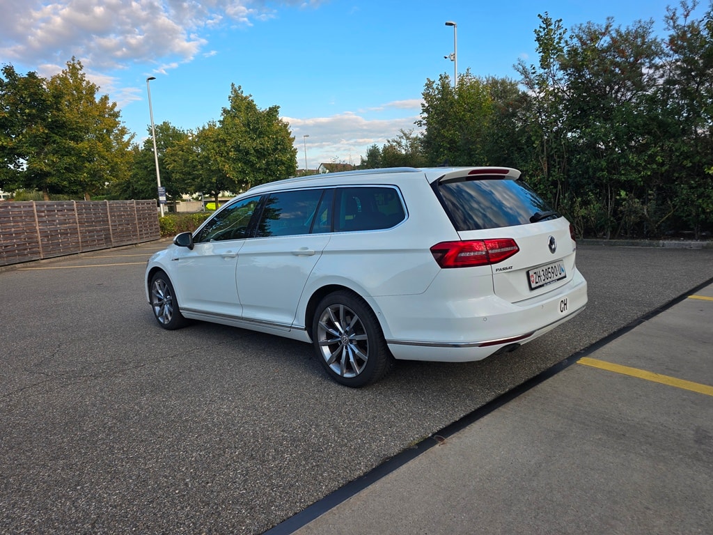 VW Passat Variant 2.0 TDI 190 SCR Highl. DSG 4m-image-4