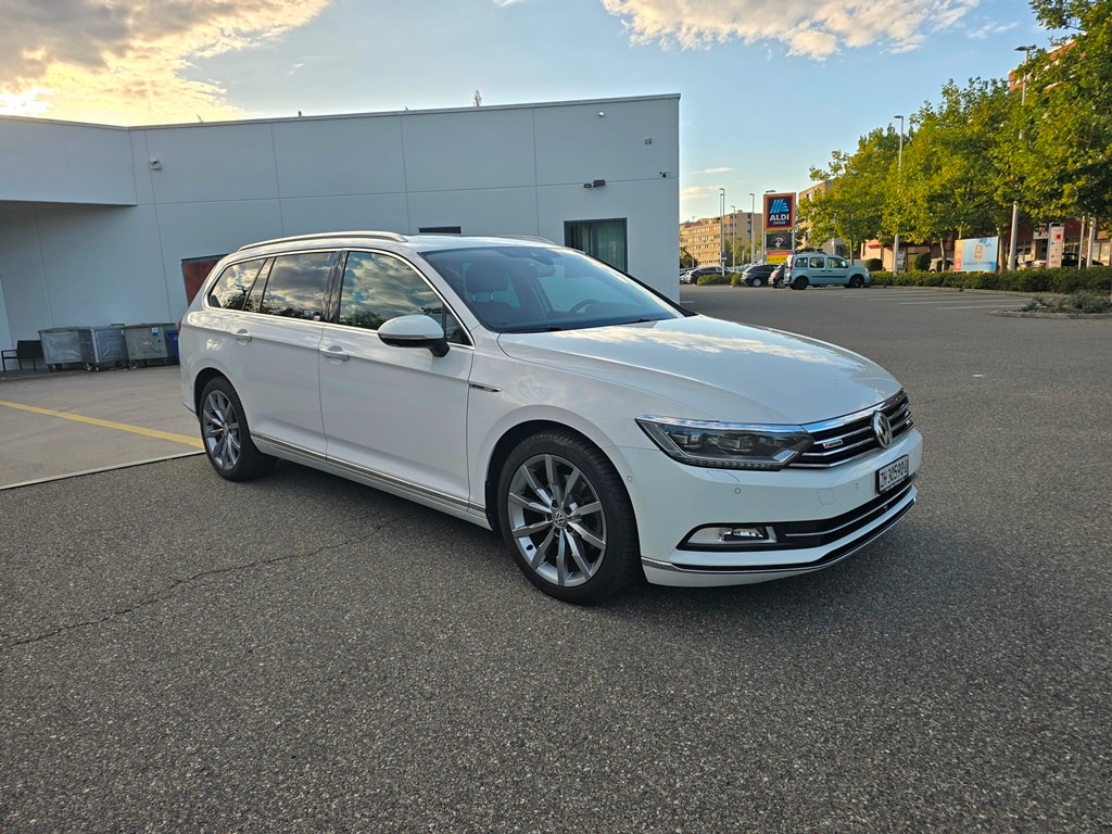 VW Passat Variant 2.0 TDI 190 SCR Highl. DSG 4m-image-10