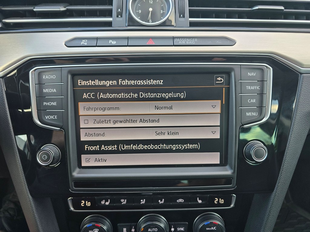 VW Passat Variant 2.0 TDI 190 SCR Highl. DSG 4m-image-23