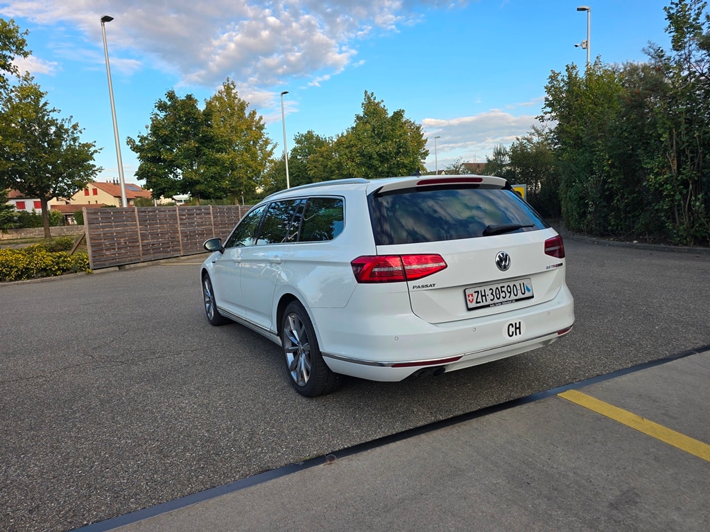 VW Passat Variant 2.0 TDI 190 SCR Highl. DSG 4m-image-5
