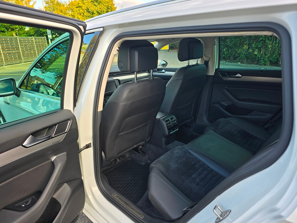 VW Passat Variant 2.0 TDI 190 SCR Highl. DSG 4m-image-13