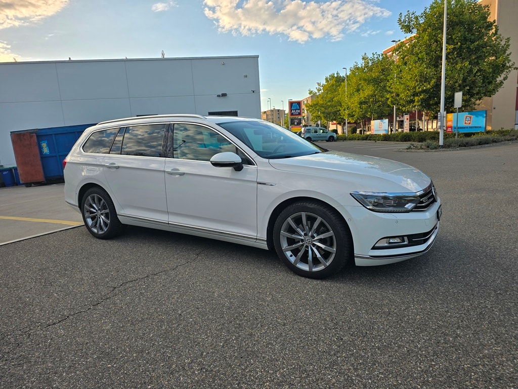 VW Passat Variant 2.0 TDI 190 SCR Highl. DSG 4m-image-9