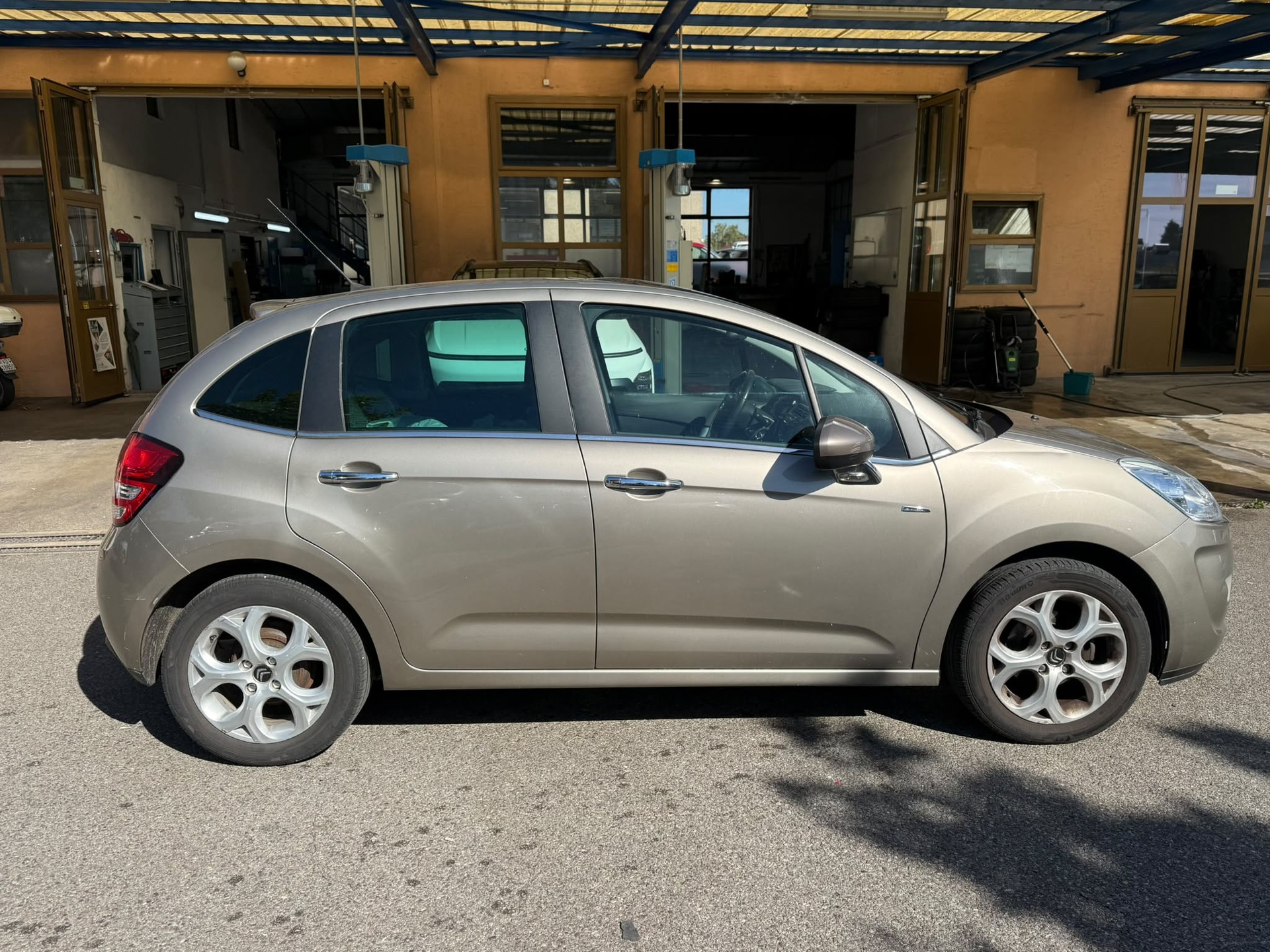 CITROEN C3 1.4i 16V Exclusive-image-1