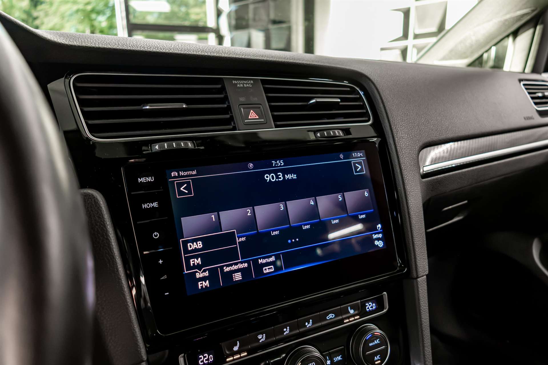VW Golf Variant 2.0 TSI R 4Motion DSG-image-12
